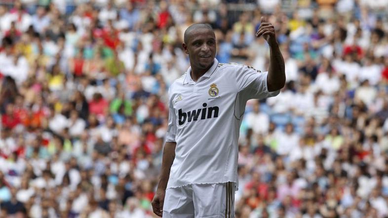 roberto carlos real manchester united dobrodelna tekma