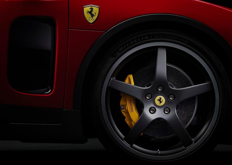 Ferrari luce | Avtor: Ferrari