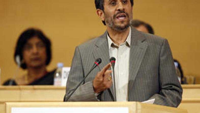 Mahmuda Ahmadinedžada odhod nekaterih delegatov ni zmedel.