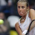 Ana Čakvetadze je v treh nizih premagala Francesco Schiavone.