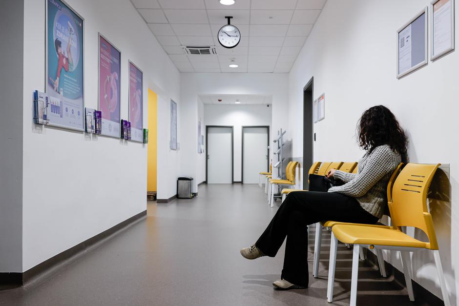 zdravstveni dom kočevje, čakalnica | Avtor: Saša Despot