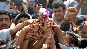 "Jemen je lepši brez tebe," so vzklikali protestniki. (Foto: EPA)