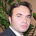Magister Zijad Bećirović je direktor Mednarodnega inštituta za bližnjevzhodne in