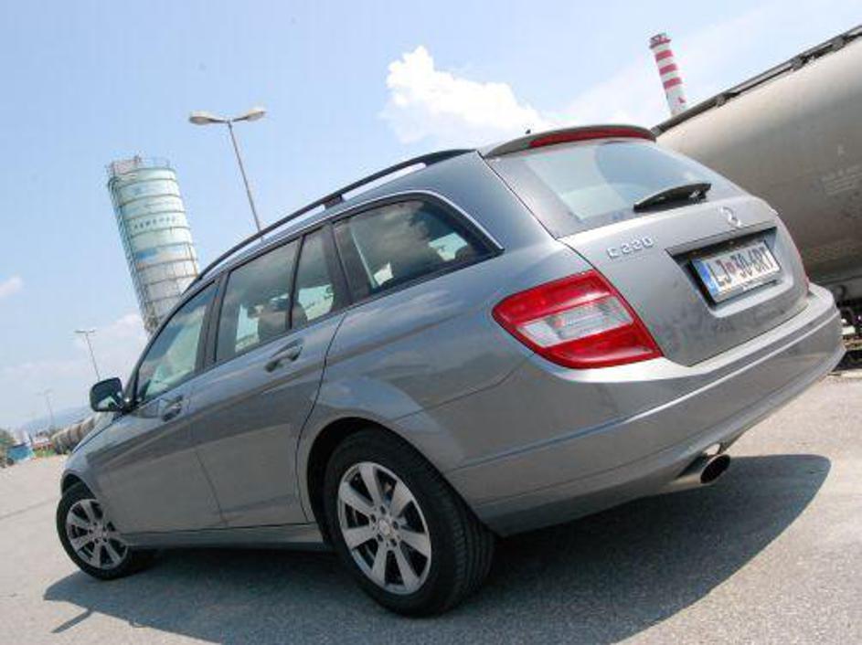 Mercedes-benzov model CT je v primerjavi s predhodnikom zrasel za dovolj zajetni