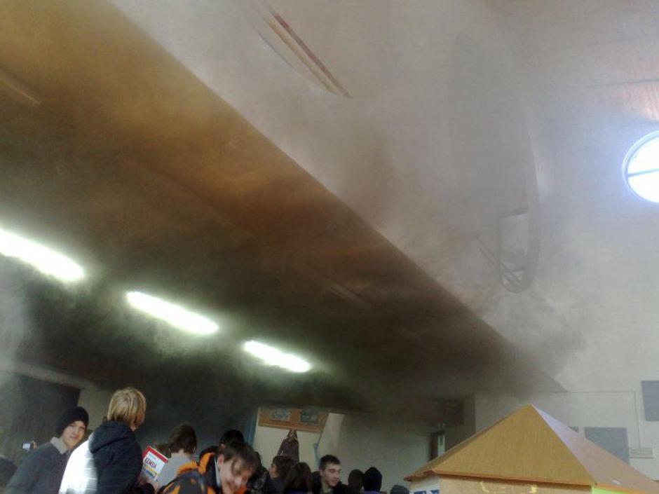 po%C5%BEar, %C5%A1olski center postojna | Avtor: Žurnal24 main