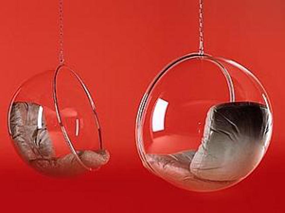 Finski arhitekt Eero Aarnio je znameniti Bubble Chair predstavil leta 1968.