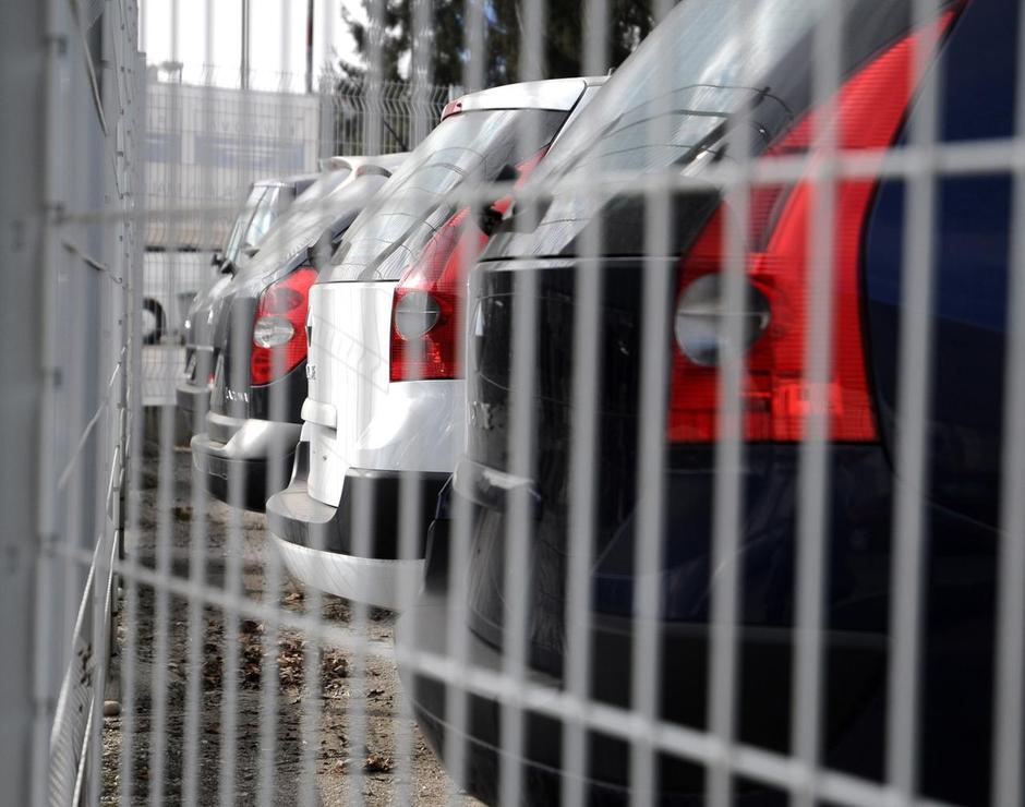 Pri kraji vozil gre velikokrat za dobro organizirane družbe, ki jih je težko odk | Avtor: Žurnal24 main