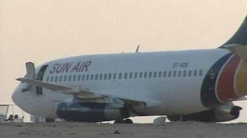 Ugrabitelji letala so se predali.