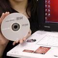 Dosedanji razvoj običajnih DVD-jev je pokazal, da bi lahko na en DVD z optimizac