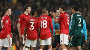 Ferdinand Evra Young Varane Rooney Cakir Manchester United Real Madrid