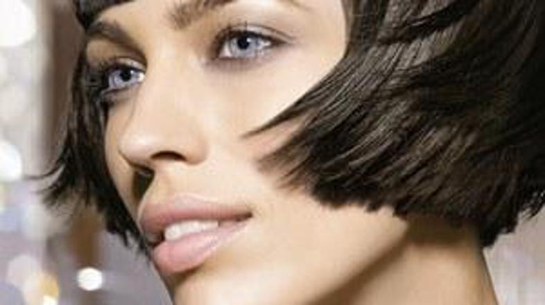 Čeprav ravni, naj bodo rahlo razmršeni.