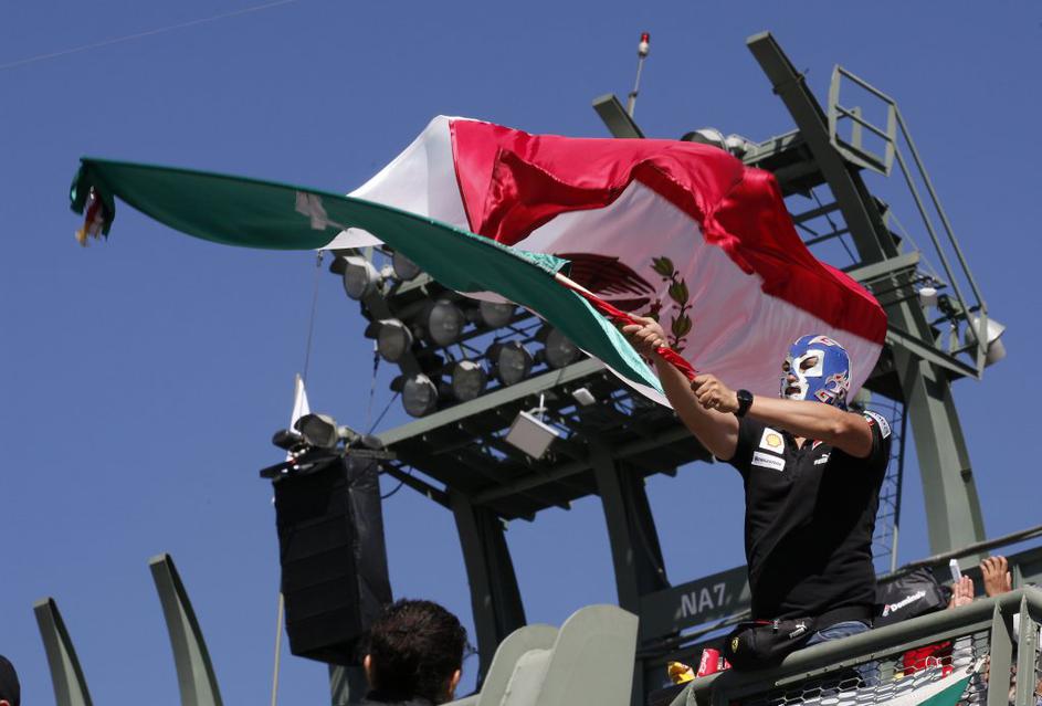 navijač Sergio Perez VN Mehike