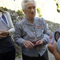 “Potrebno je glasovati za svoja načela, ne prijatelje,“ je povedala 101-letna Jo