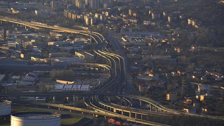 Po uvedbi slovenskih vinjet bodo hitre ceste 1. maja začeli cestniniti tudi Ital