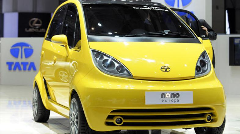 Osnovni model avtomobila ima dvocilindrični motor, štiri prestave, doseže pa hit