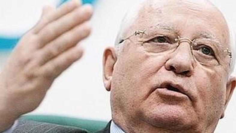 Mihail Gorbačov po ženini smrti veliko časa namenja dobrodelnim dejavnostim.