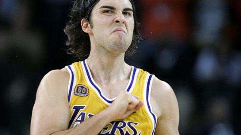 vujacic_main_reuters