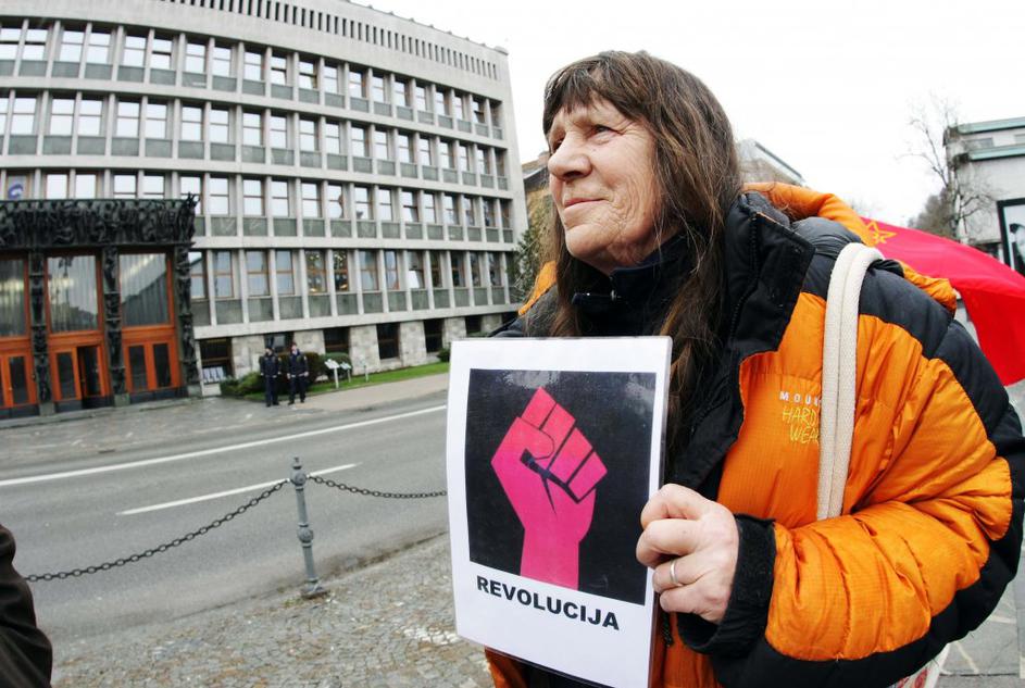 Protest in razprava o referendumu