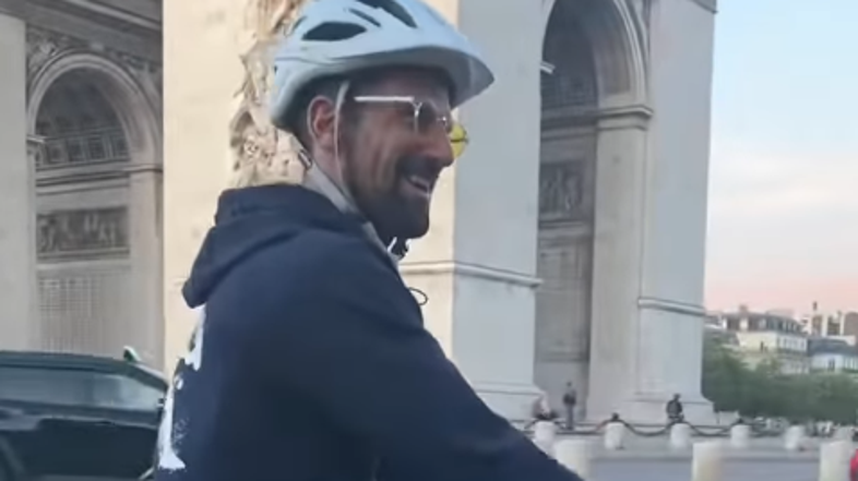 Novak Đoković kolesari po Parizu