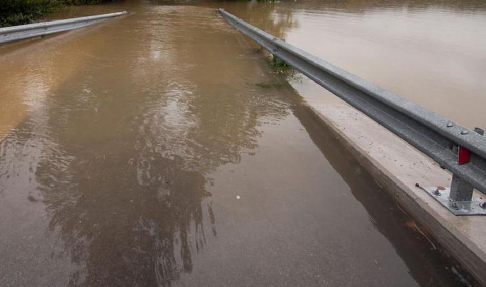 Opozorila zaradi naraščanja rek, v tem delu Slovenije se bo začelo