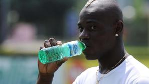 Balotelli Italija reprezentanca trening plastenka priprave Coverciano