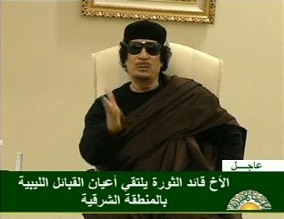 Po 12 dneh se je Gadafi včeraj prvič pokazal na državni televiziji. (Foto: Reute