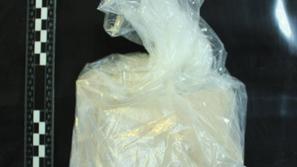 Kriminalisti so v preiskavi zasegli 550 gramov heroina, 80 gramov kokaina in 140