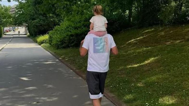 Luka Dončić s hčerkama