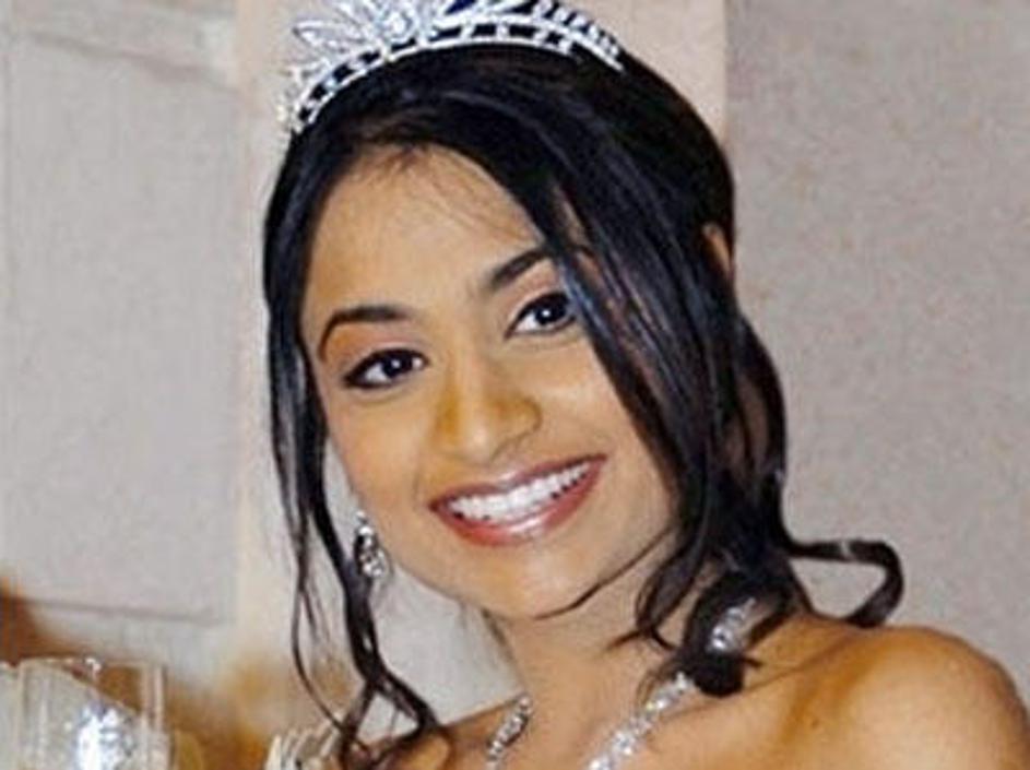 Vanisha Mittal Bhatia je hči najbolj bogatega Indijca Lakshima Mittala. Zaposlen