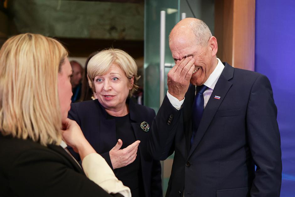 Kristina Hacin, Romana Tomc, Janez Janša | Avtor: Saša Despot