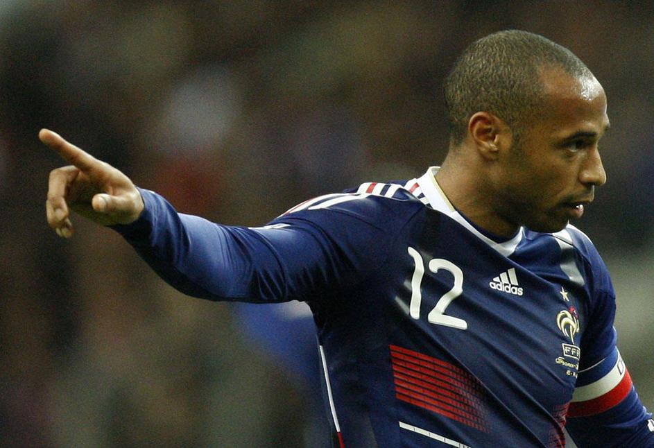 Thierry Henry ne bo kaznovan za igranje z roko. (Foto: Reuters)