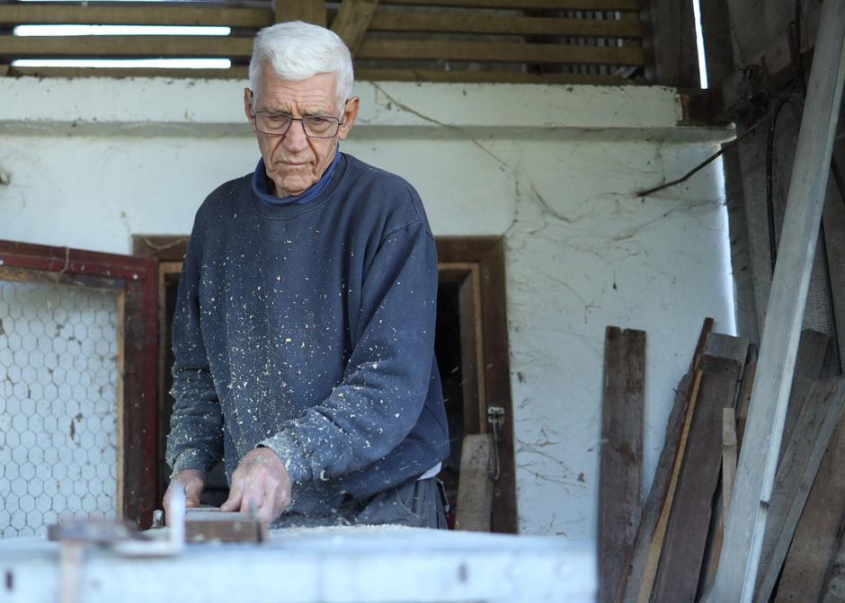 starejši delavec mizar | Avtor: Profimedia