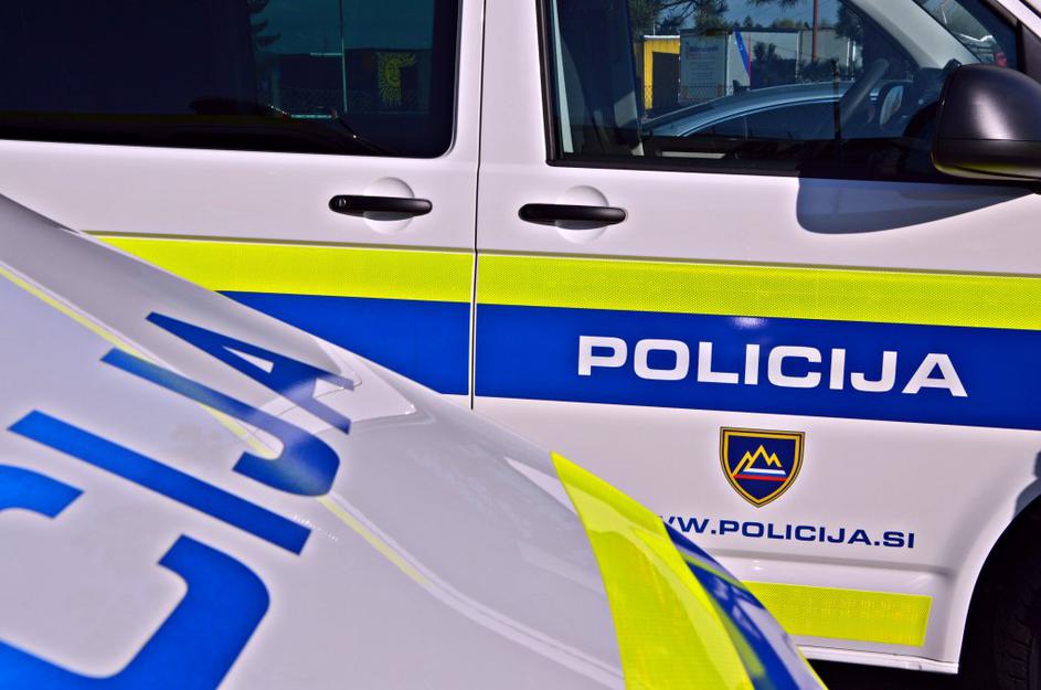 Policija in nova vozila znak 113