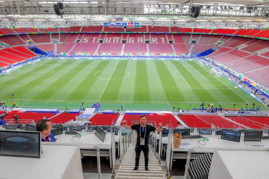 Stuttgart Arena jaz novinar ale ale ale