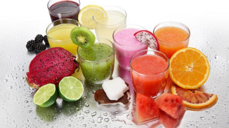 Pripravite sadni napitek iz vam najljubšega sadja.