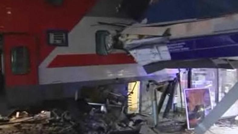 Vlaku naj bi se pokvarile zavore. (Foto: BBC)