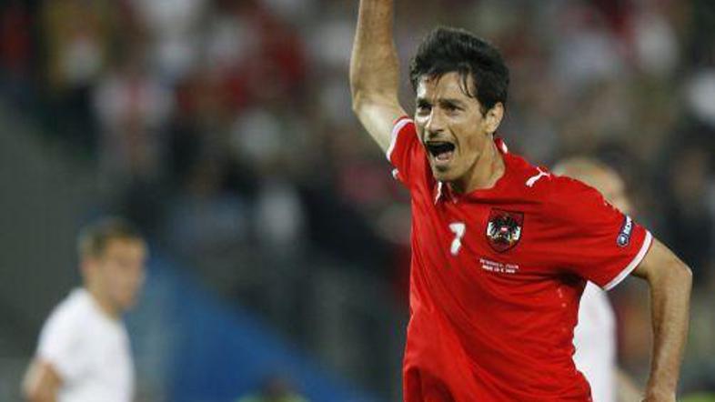 Ivica Vastić je z zadetkom iz enajstmetrovke tik ob koncu srečanja na noge sprav