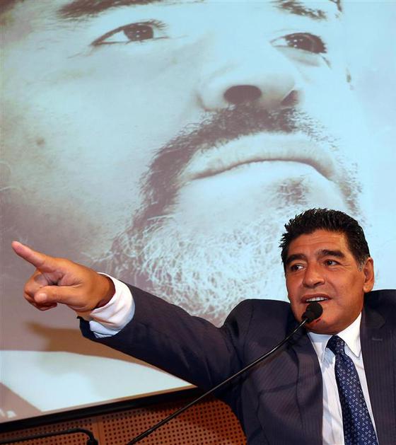 Maradona Gazzetta dello Sport Milano obisk DVD film predstavitev