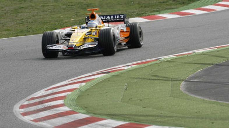 Fernando Alonso se je ne zimskih testiranjih z Renaultom uvrščal v zlato sredino