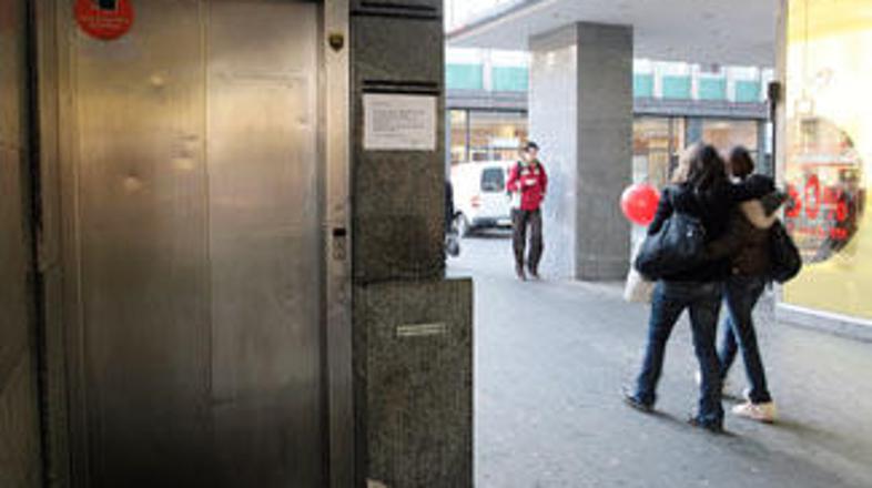 Vukićeva pa je dejala, da so vsi zaposleni vedeli, da dela Suljanović v Globalu 