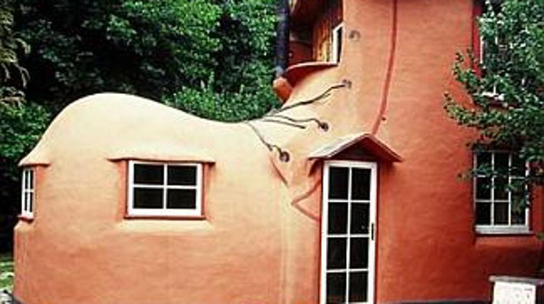 Domiselni novozelandski The Boot ima vse stvari po dve – dva stola, dve šalčki, 