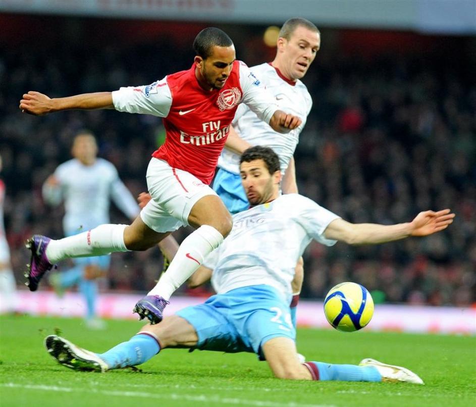 Walcott Cuellar Arsenal Aston Villa pokal FA Emirates četrto kolo krog