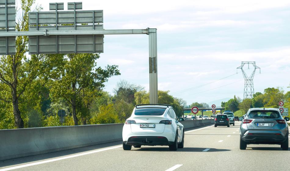Za velike prekoračitve hitrosti zagrožena zaporna kazen