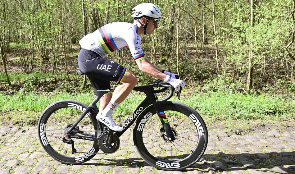 To naj bi bilo Pogačarjevo skrivno orožje v lovu na zadnji neosvojeni spomenik