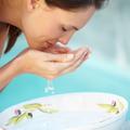 Večkrat si privoščite obrazne kopeli. (Foto: Shutterstock)