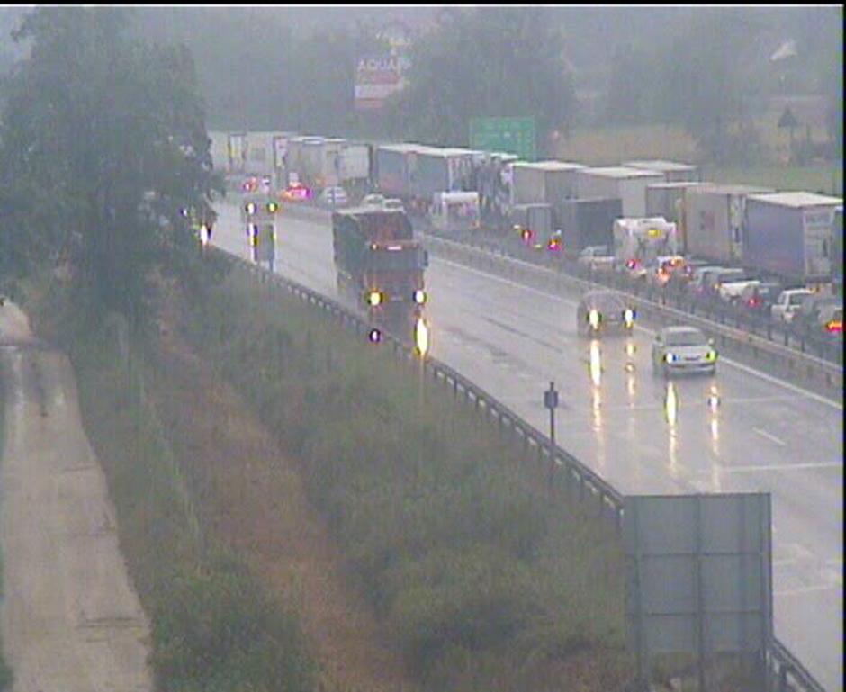 Kolona cestninska postaja Log | Avtor: Žurnal24 main