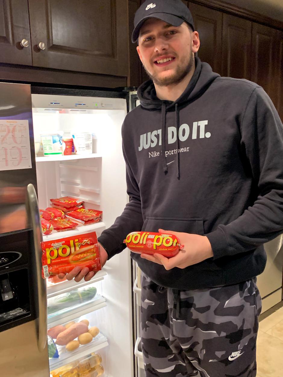 POLI | Avtor: Salon Sauvignon