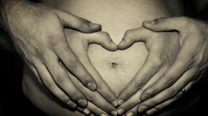 Močne krvavitve med nosečnostjo lahko ogrozijo vaše in otrokovo življenje.