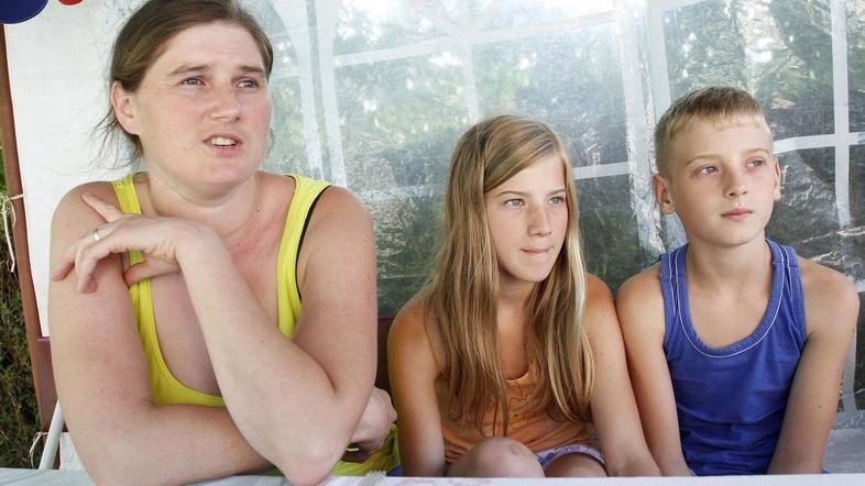 Rešena otroka Pero in Slađana