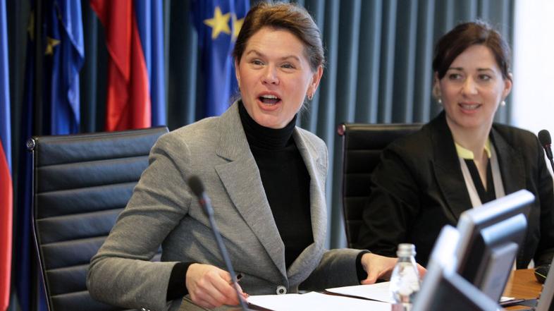 Prva seja nove vlade